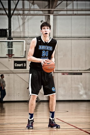 Brendan Newton - Tall Guys Free 