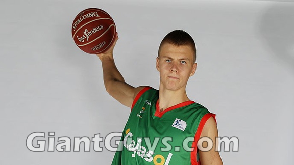 Kristaps Porzingis - Tall Guys Free 