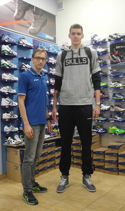 Tall Guys Free (370)