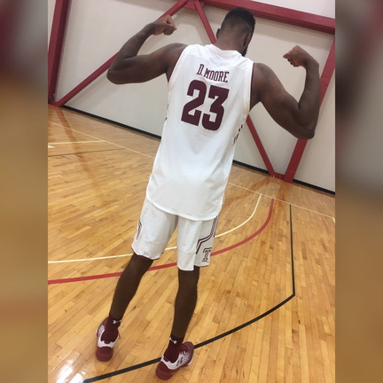 Damion Moore 6'11-   -