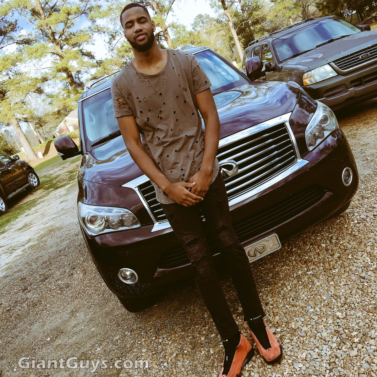 Damion Moore 6'11-  --