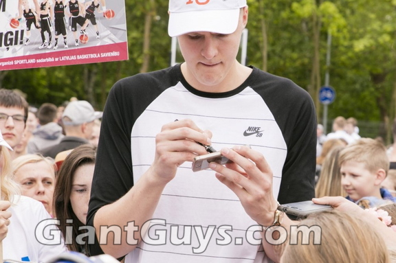 Kristaps Porzingis and fans