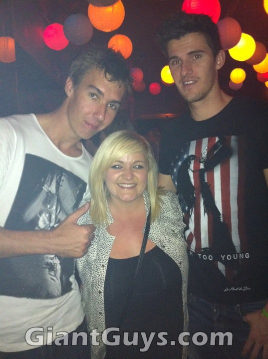 6'10 233lbs and 13us 111