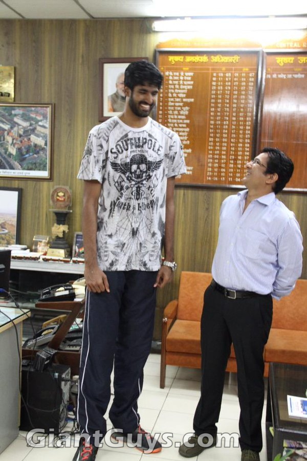 Akash 19yr, 7ft2