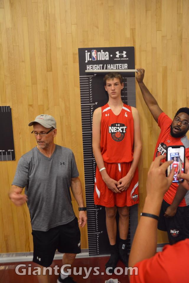 Olivier Rioux too tall
