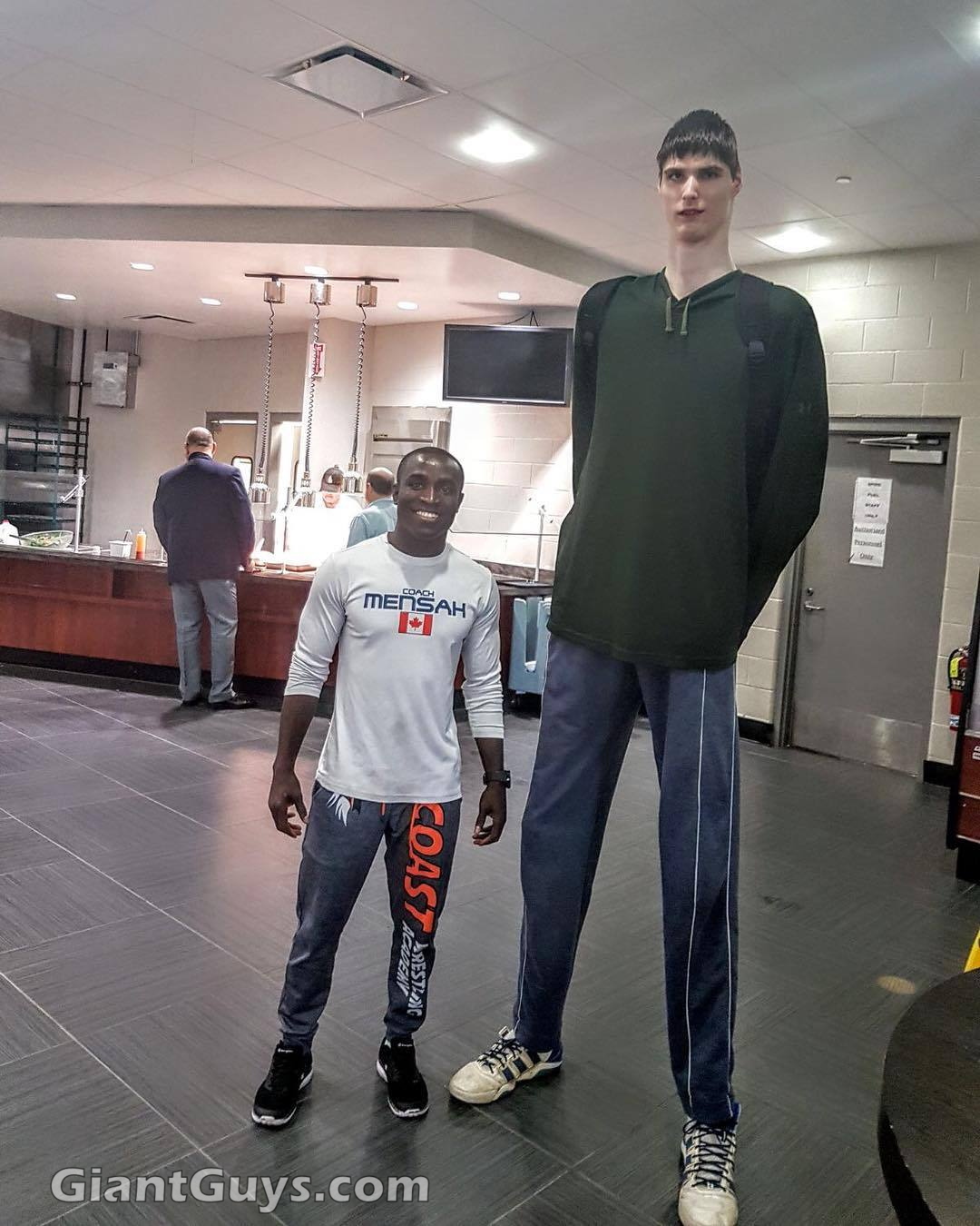 Robert Bobroczkyi GIANT