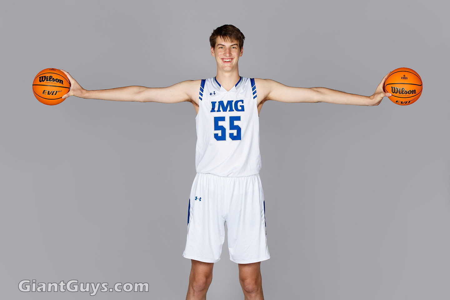 Olivier Rioux 7 foot 8 basketball IMG Academy