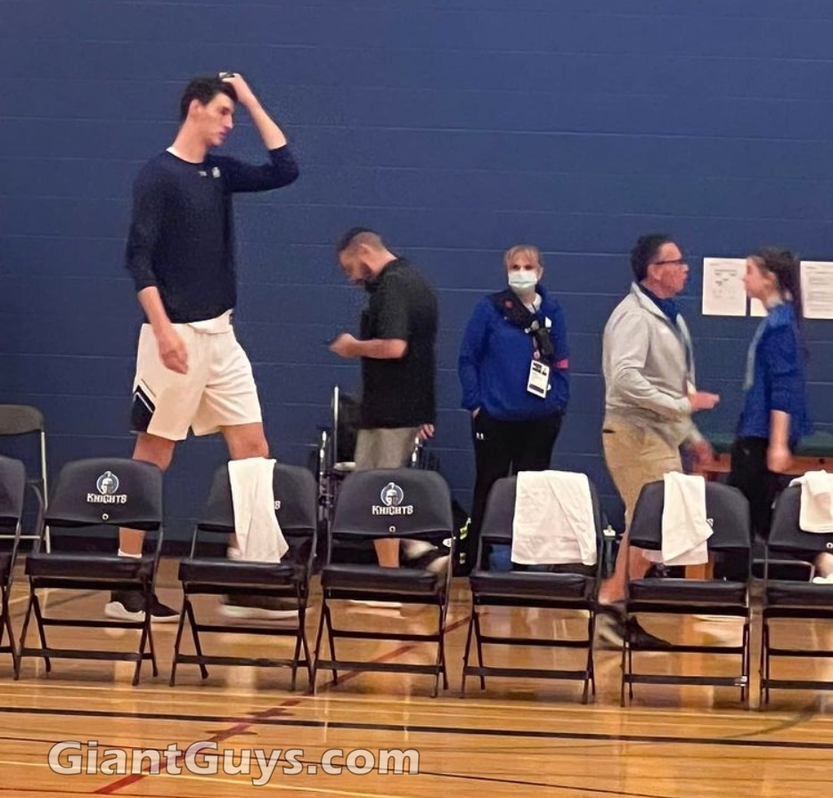 Olivier Rioux 7 foot 8 basketball IMG Academy