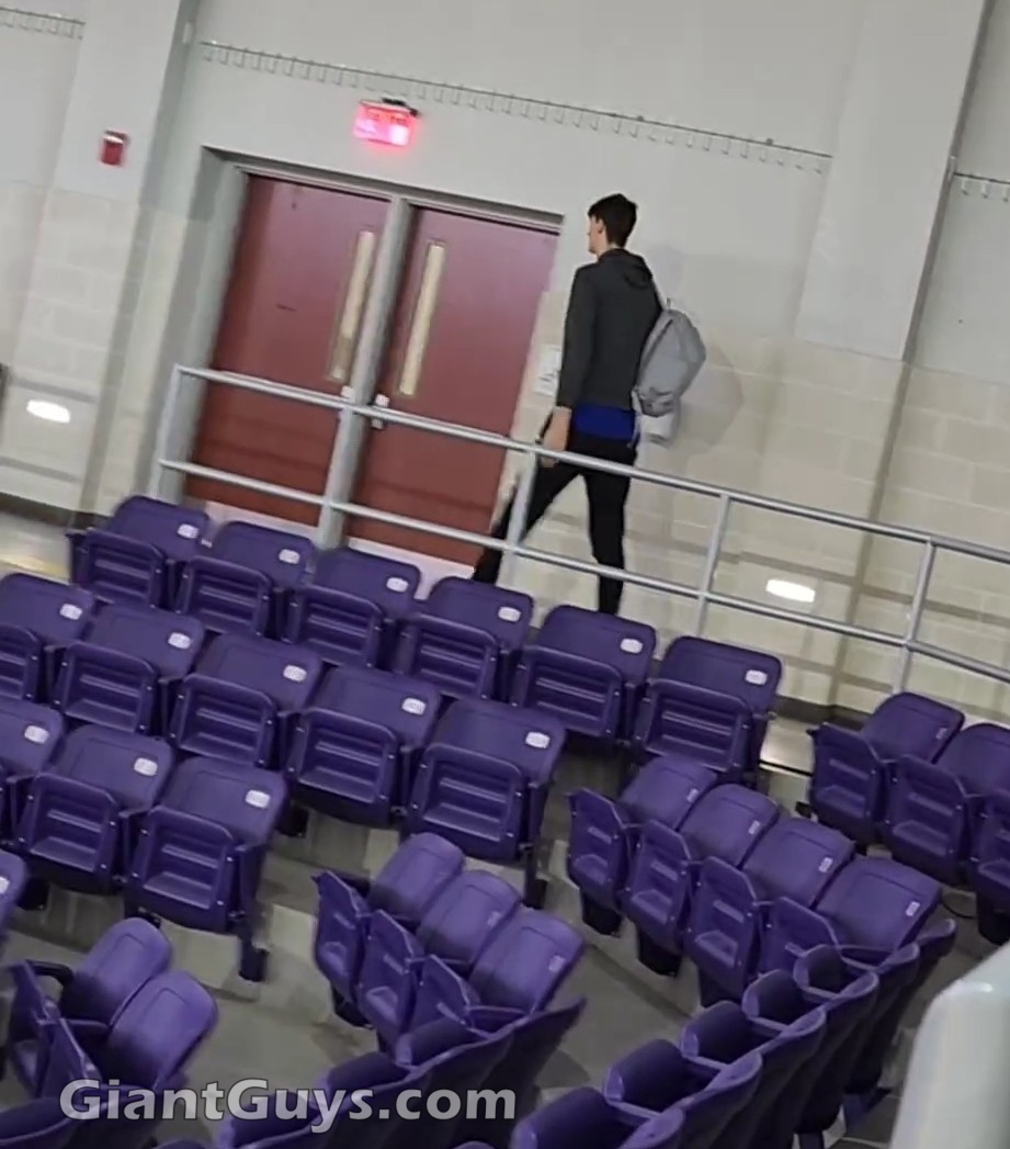 Olivier Rioux 7 foot 8 basketball IMG Academy