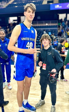 Olivier Rioux tall 7ft8