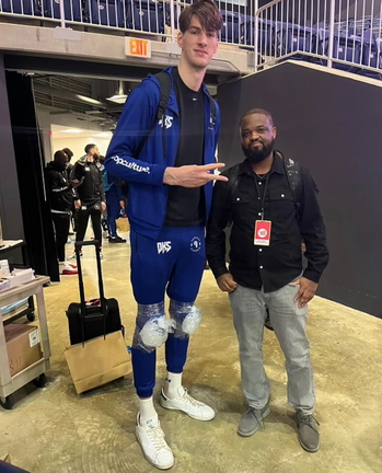 Olivier Rioux tall 7ft8