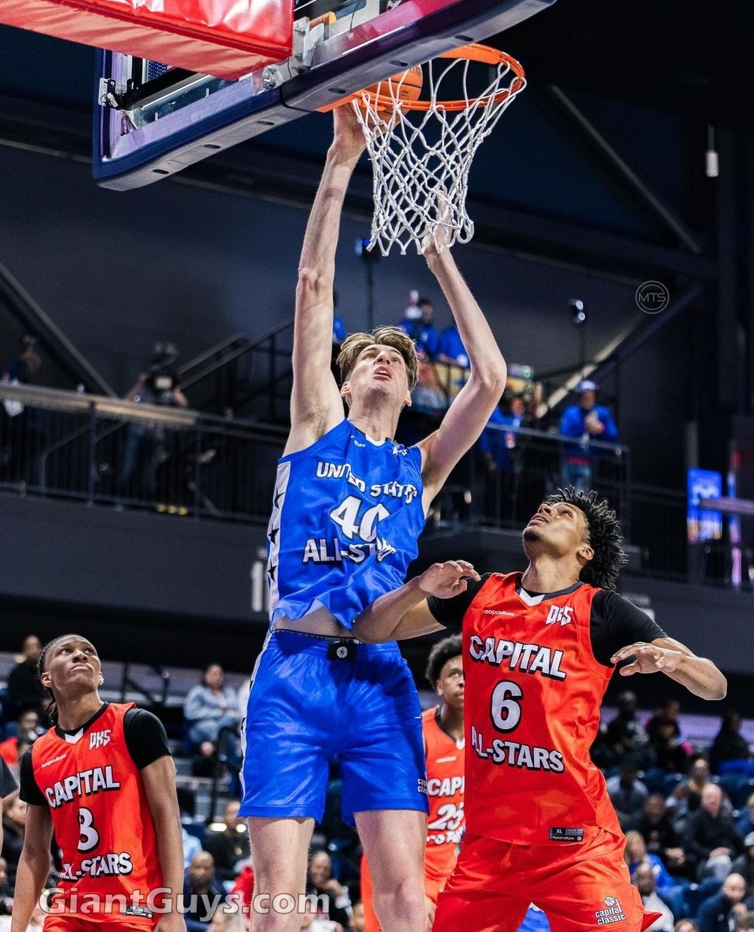 Olivier Rioux tall 7ft8