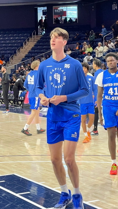 Olivier Rioux tall 7ft8