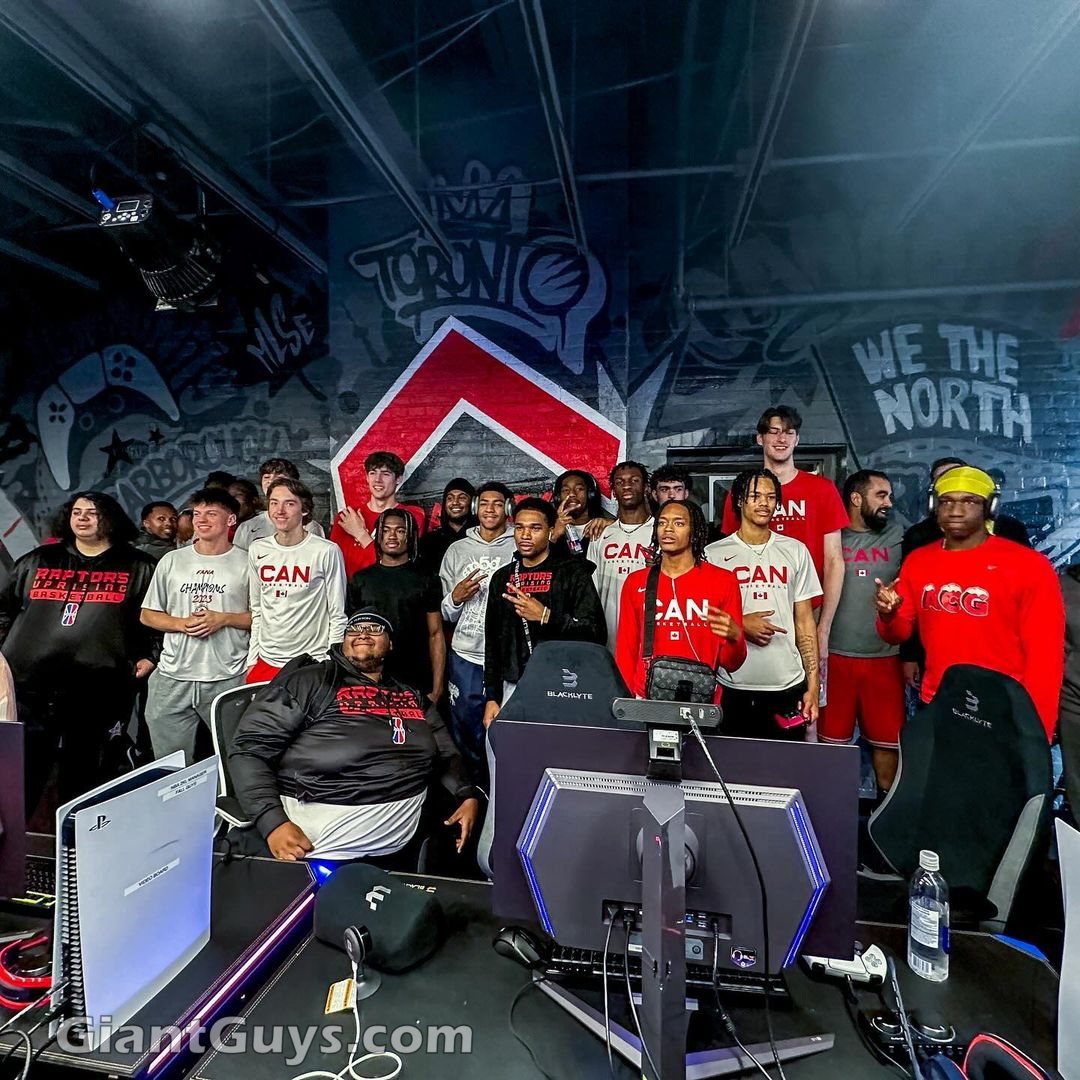 Olivier Rioux tall 7ft8