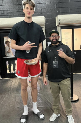 Olivier Rioux tall 7ft8