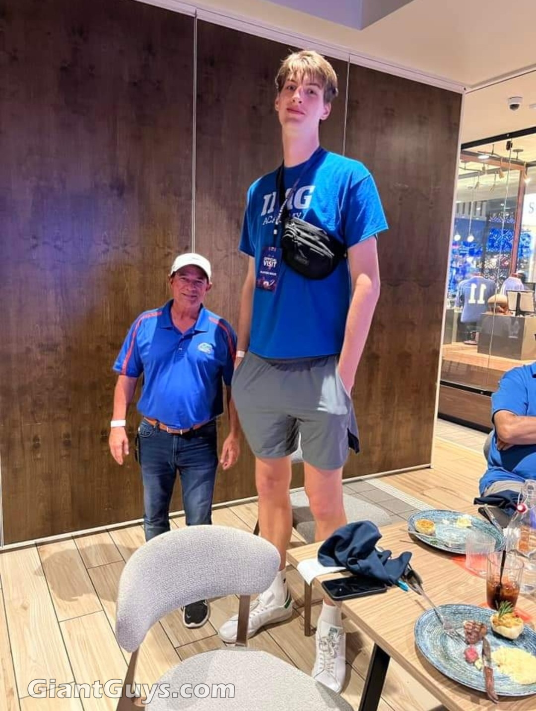 Olivier Rioux tall 7ft8