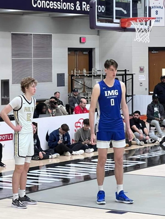 Olivier Rioux tall 7ft8