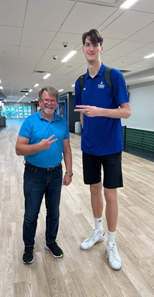 Olivier Rioux tall 7ft8