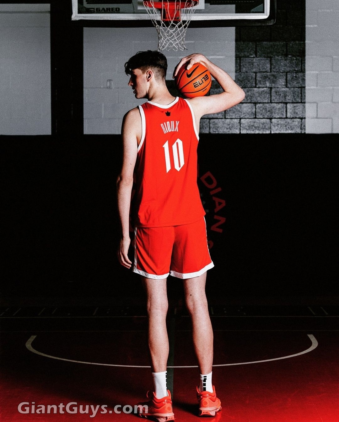 Olivier Rioux tall 7ft8