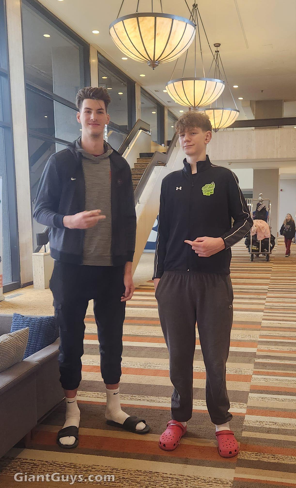 Olivier Rioux and 7ft2 guy