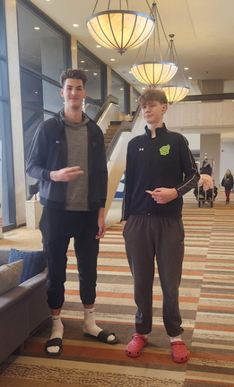Olivier Rioux and 7ft2 guy